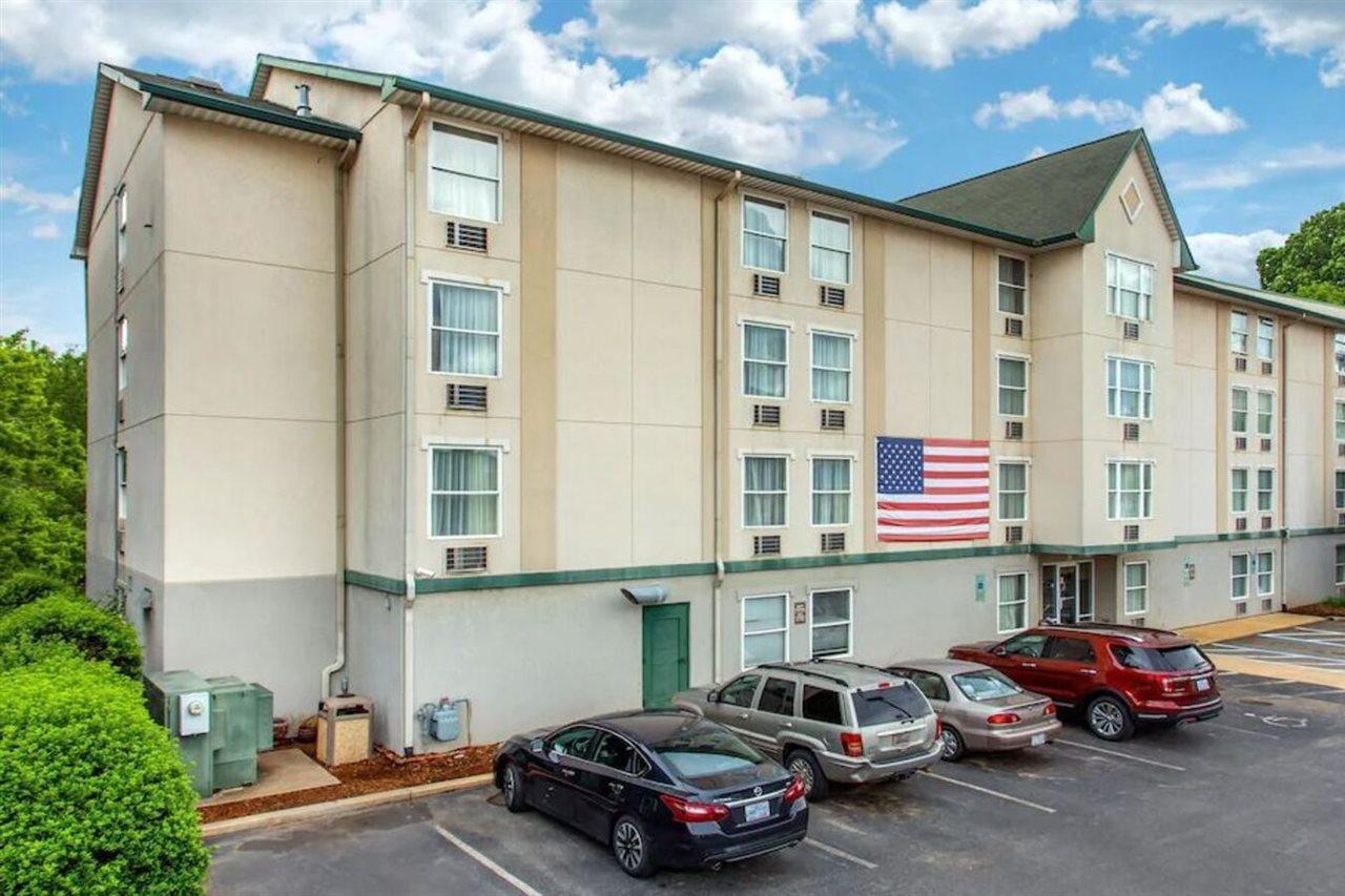 Rodeway Inn & Suites Near Outlet Mall - Asheville Extérieur photo