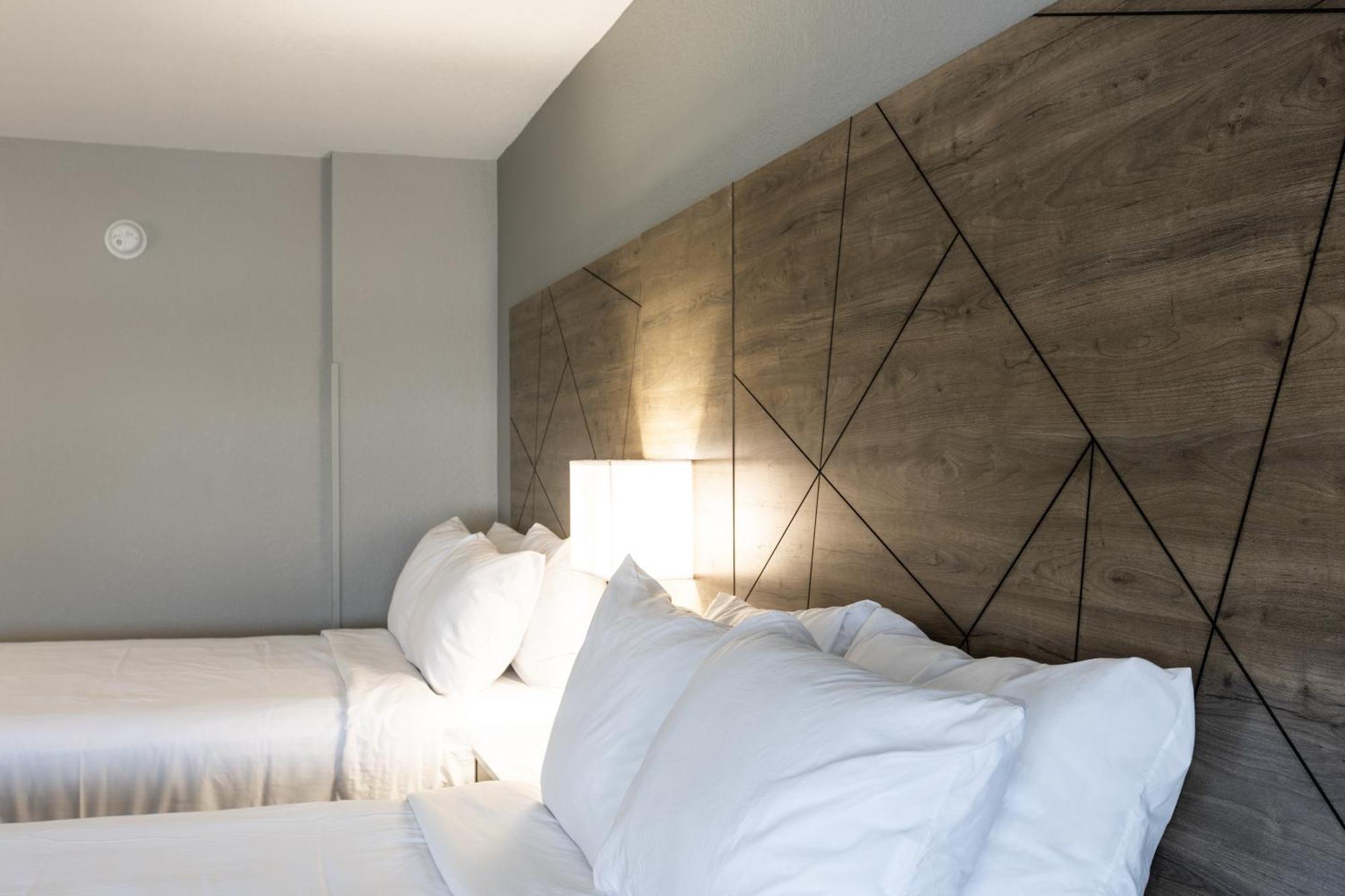 Rodeway Inn & Suites Near Outlet Mall - Asheville Extérieur photo