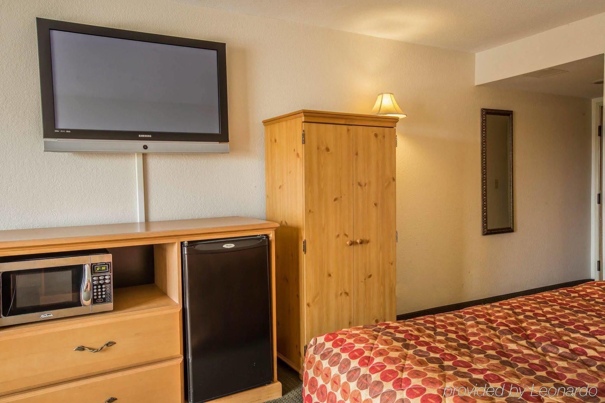 Rodeway Inn & Suites Near Outlet Mall - Asheville Extérieur photo