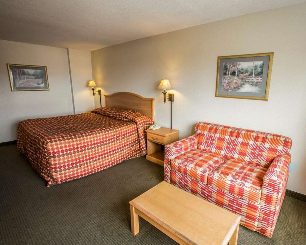 Rodeway Inn & Suites Near Outlet Mall - Asheville Chambre photo