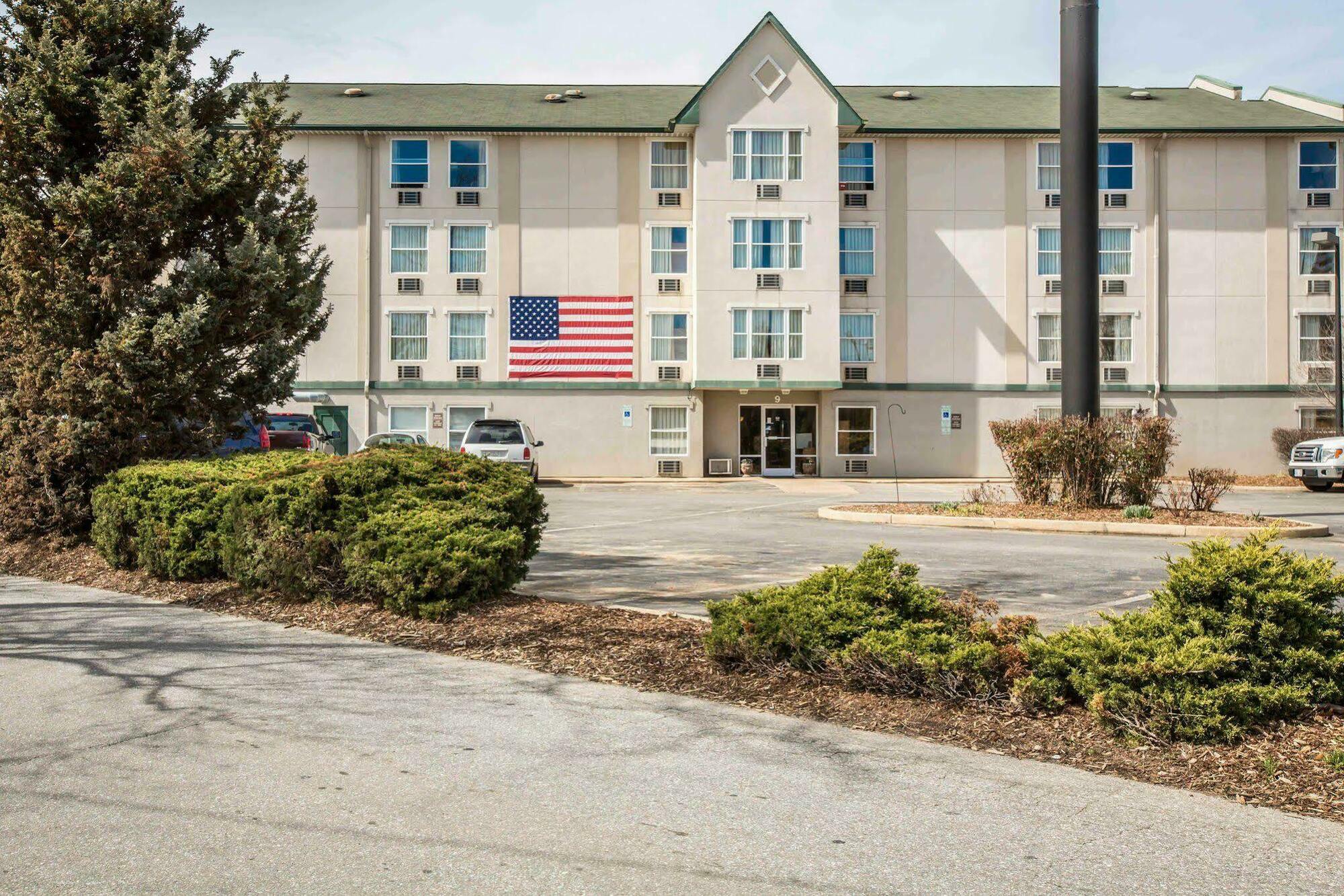 Rodeway Inn & Suites Near Outlet Mall - Asheville Extérieur photo