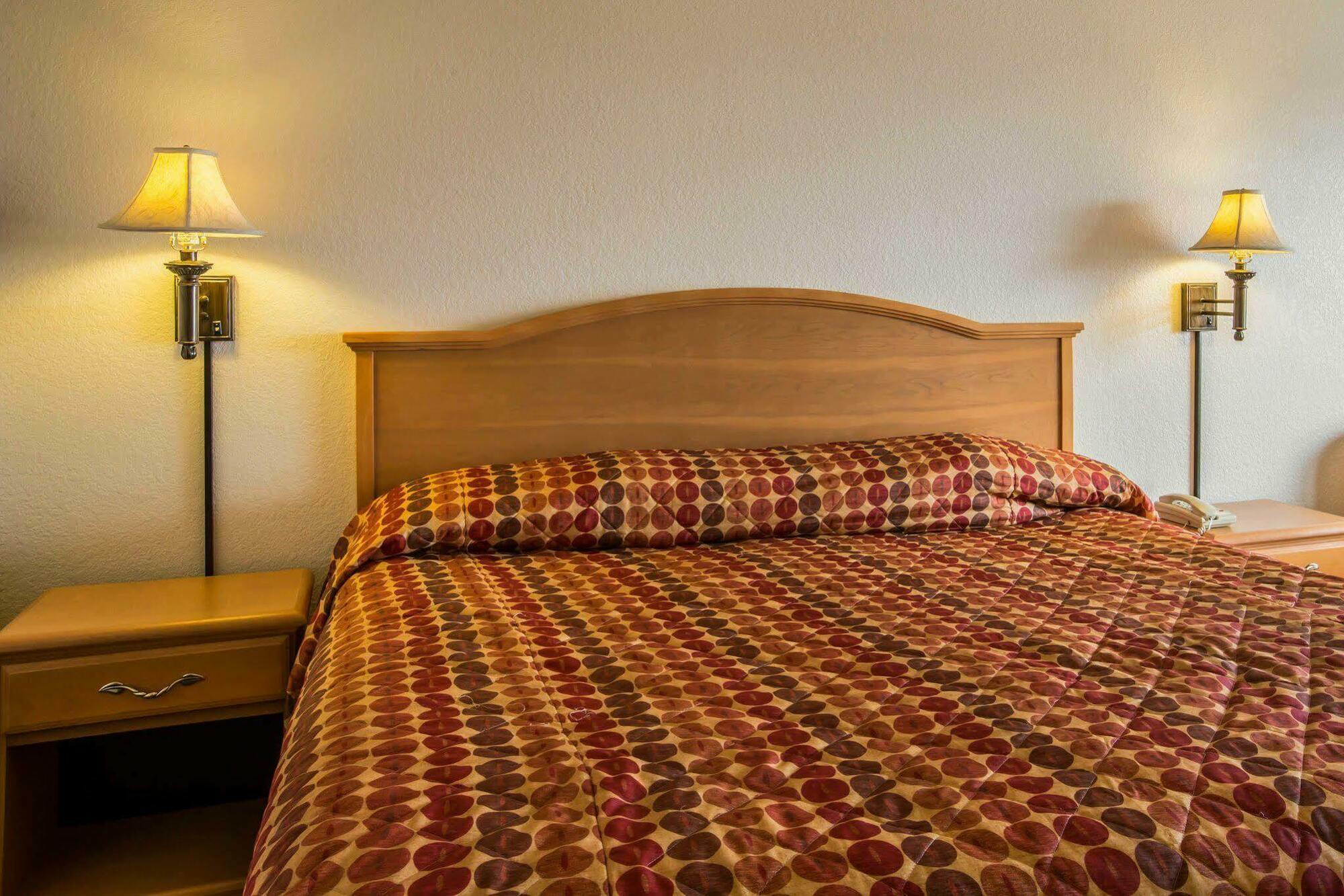 Rodeway Inn & Suites Near Outlet Mall - Asheville Extérieur photo