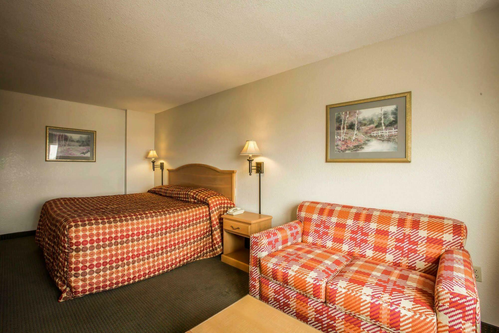 Rodeway Inn & Suites Near Outlet Mall - Asheville Extérieur photo