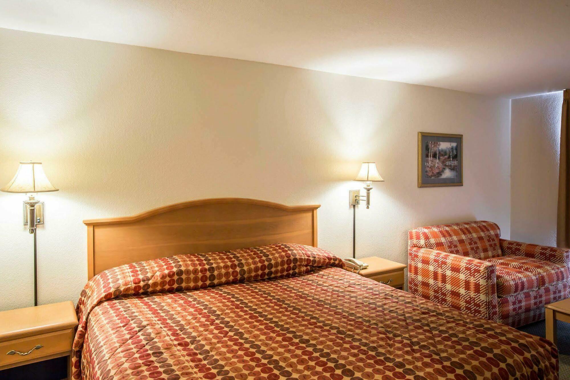 Rodeway Inn & Suites Near Outlet Mall - Asheville Extérieur photo